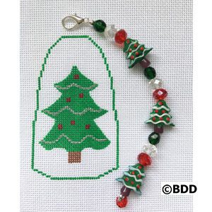 A christmas tree ornament and its bead pattern.