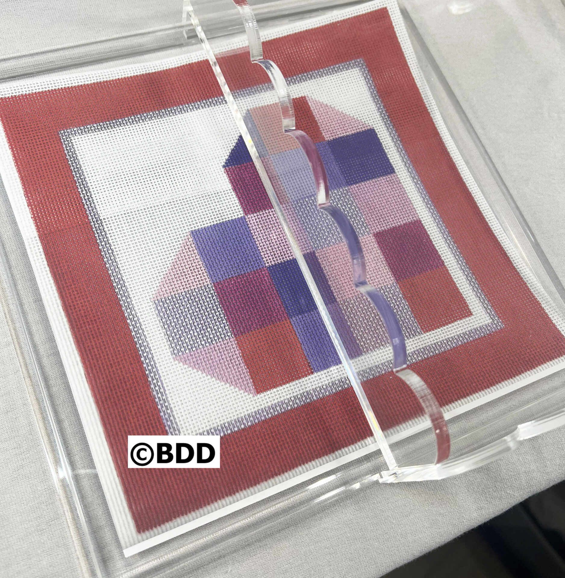 Bettys Heart with scalloped acrylic tray, fibers, stitchguide - Image 3