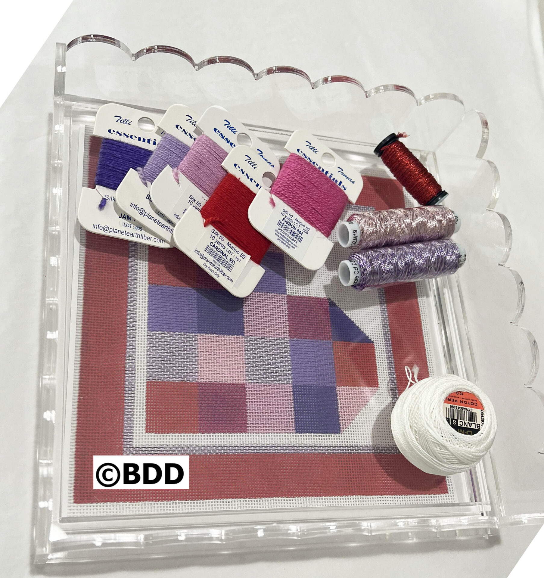 Bettys Heart with scalloped acrylic tray, fibers, stitchguide - Image 5